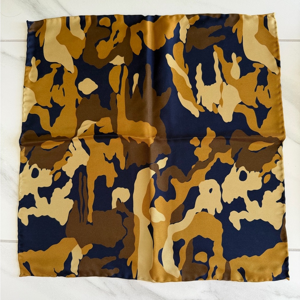 Barneys New York Camouflage Pocket Square - Navy and Tan